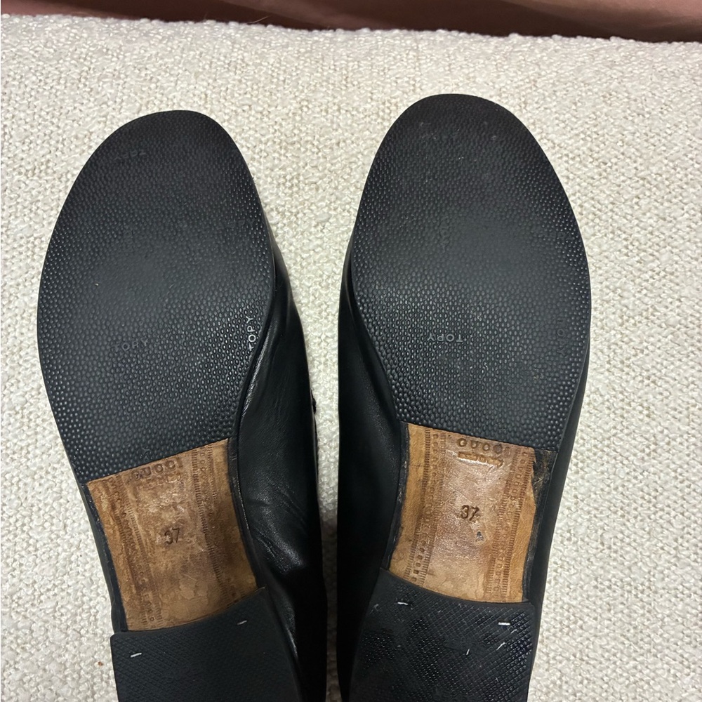 Gucci Jordaan Horsebit Black Loafers with Gold Accent - Picture 5 of 9